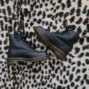 Dr Martens 1460 Pascal 8 eye boots